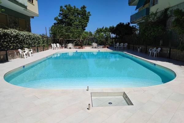 Garden House Giulia Apartment ซอร์เรนโต ภายนอก รูปภาพ