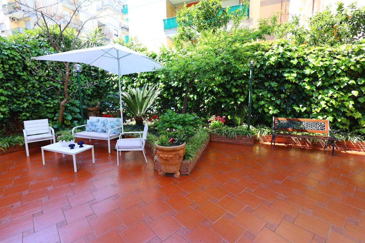 Garden House Giulia Apartment ซอร์เรนโต ภายนอก รูปภาพ