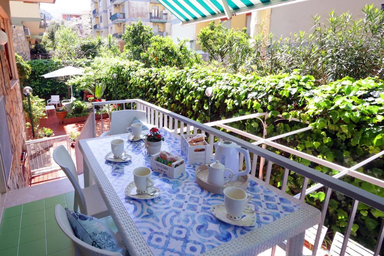 Garden House Giulia Apartment ซอร์เรนโต ภายนอก รูปภาพ