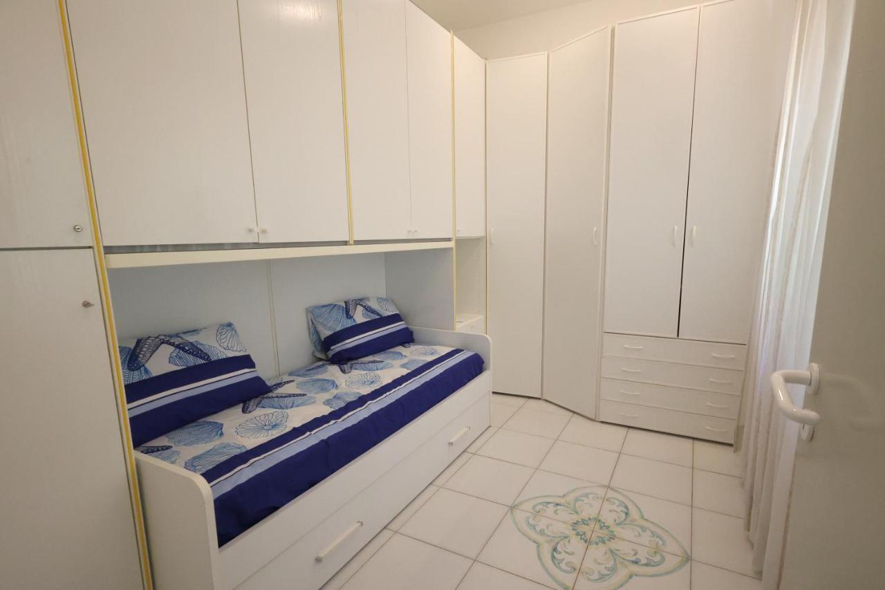 Garden House Giulia Apartment ซอร์เรนโต ภายนอก รูปภาพ
